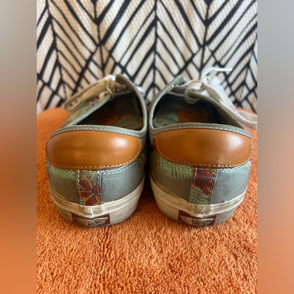 Vans - Picture 3 of 4